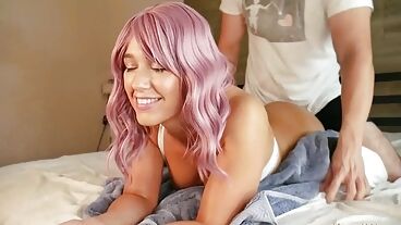 Домашний секс с подругой закончился сильным камшотом на лицо